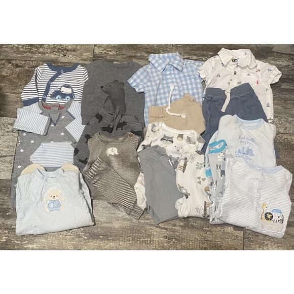 Lot of 17 Newborn Baby Boy Clothes Outfits Sleepers Shirts Pants Shorts - Picture 1 of 15